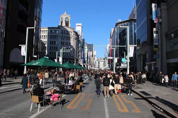 銀座の歩行者天国と銀ブラ
