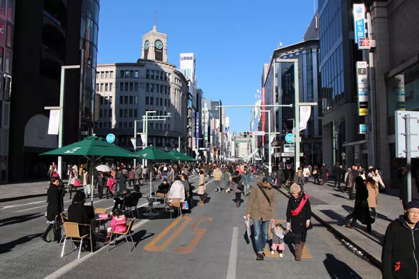 銀座の歩行者天国と銀ブラ