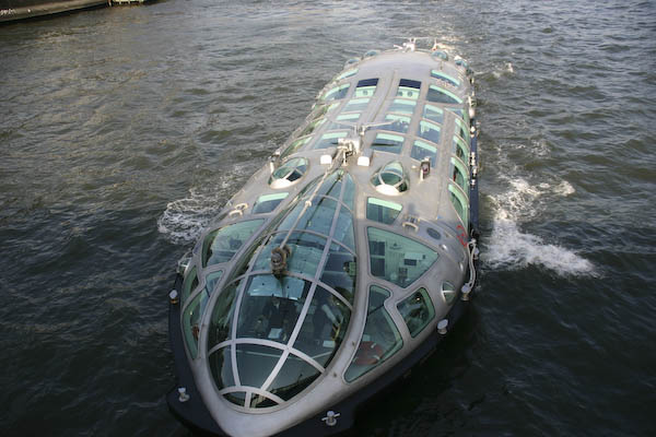 未来型水上バス ヒミコ