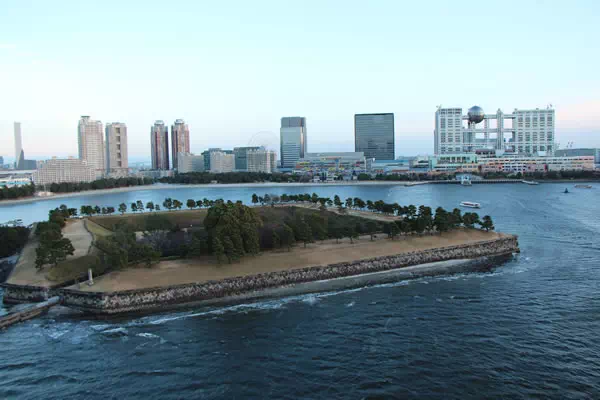 レインボーブリッジを歩いて渡る