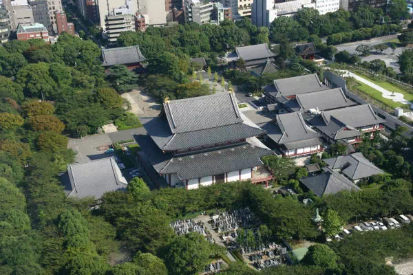 東京タワーを階段で上る
