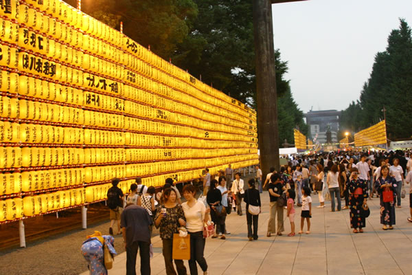 靖国神社 みたままつり
