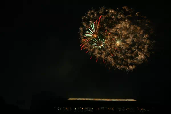 神宮外苑花火大会 軟式野球場から